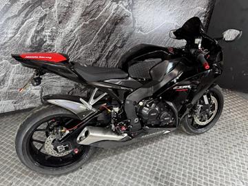 HONDA CBR1000RR FIREBLADE