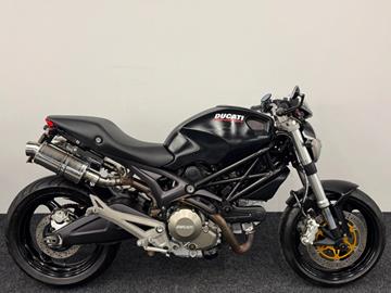 DUCATI MONSTER 696