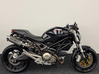 DUCATI MONSTER 696 