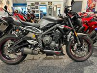 TRIUMPH STREET TRIPLE 765 RS