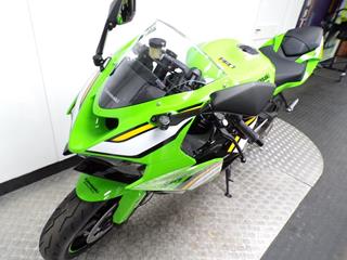 KAWASAKI ZX-6R 