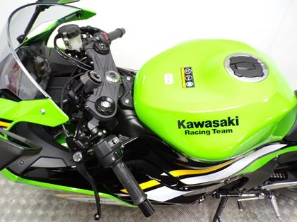 KAWASAKI ZX-6R