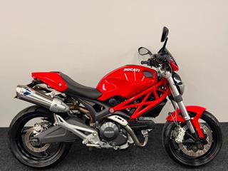 DUCATI MONSTER 696 