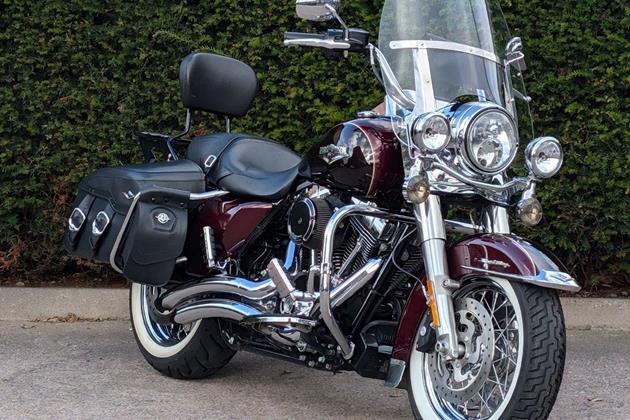 HARLEY-DAVIDSON ROAD KING