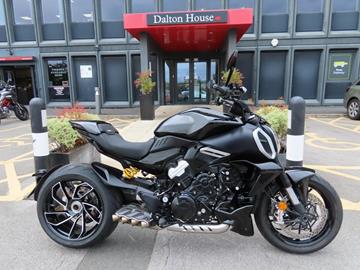 DUCATI DIAVEL V4