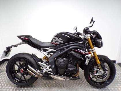 TRIUMPH SPEED TRIPLE 1200 RS