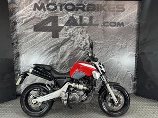 YAMAHA MT-03 