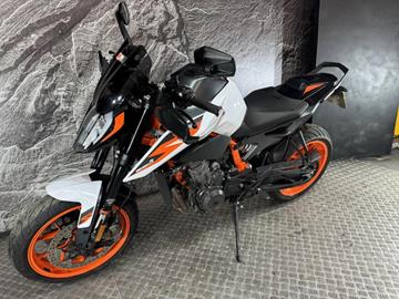 KTM 890 DUKE R