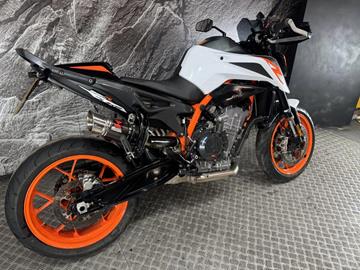 KTM 890 DUKE R