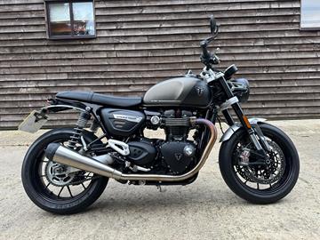 TRIUMPH SPEED TWIN 1200