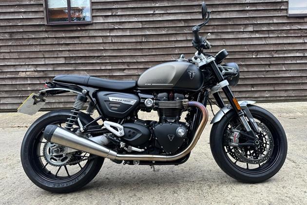 TRIUMPH SPEED TWIN 1200