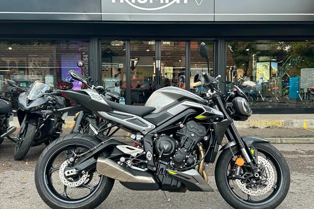 TRIUMPH STREET TRIPLE 765 R