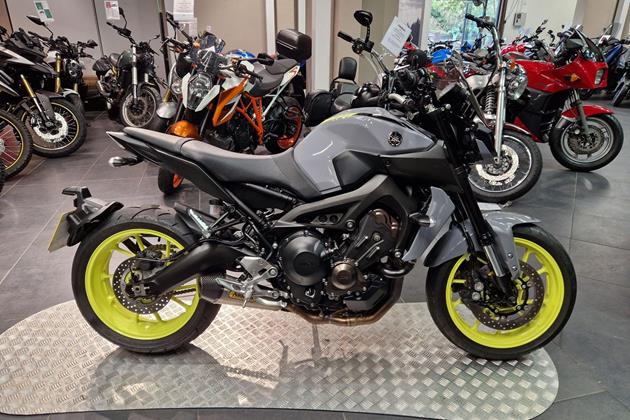 YAMAHA MT-09