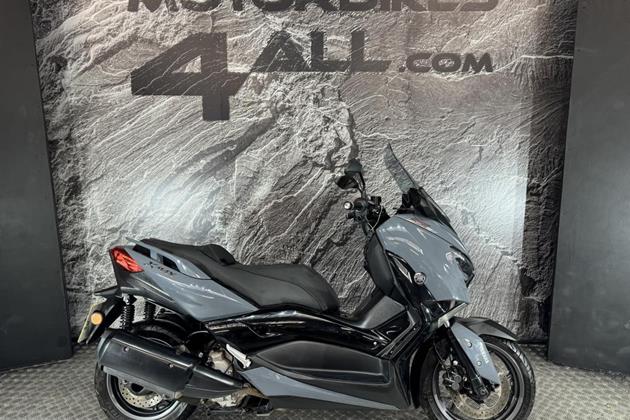 YAMAHA XMAX 300