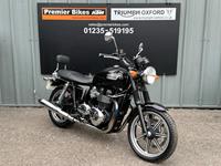 TRIUMPH BONNEVILLE SE