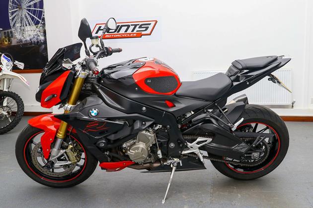 BMW S1000R