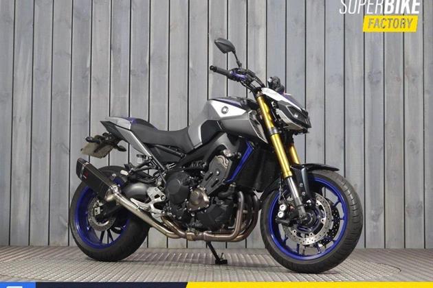 YAMAHA MT-09