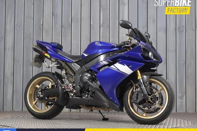 YAMAHA R1