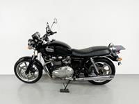 TRIUMPH BONNEVILLE 900