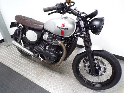 TRIUMPH STREET TWIN