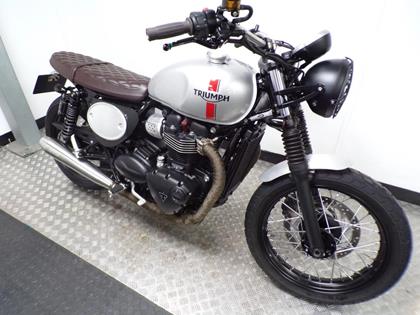 TRIUMPH STREET TWIN