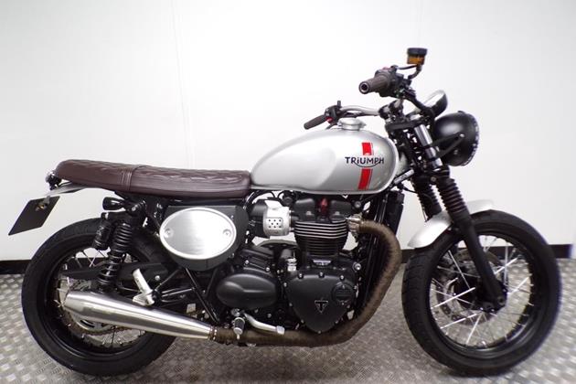 TRIUMPH STREET TWIN