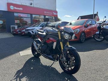 TRIUMPH SPEED TRIPLE 1050 R