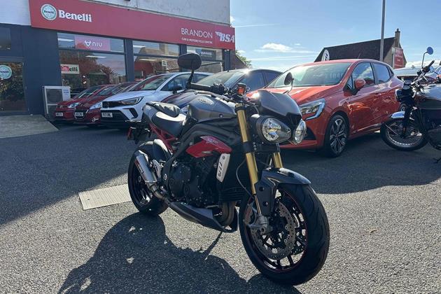 TRIUMPH SPEED TRIPLE 1050 R