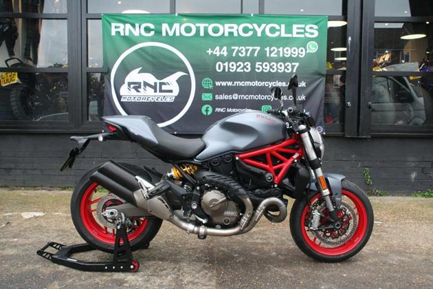 DUCATI MONSTER 821