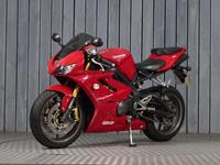 TRIUMPH DAYTONA 675