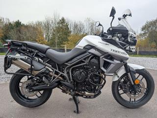 TRIUMPH TIGER 800 