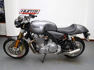 NORTON COMMANDO 961 