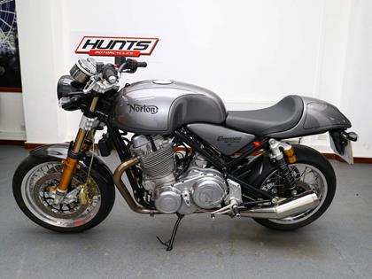 NORTON COMMANDO 961