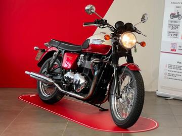 TRIUMPH BONNEVILLE T100