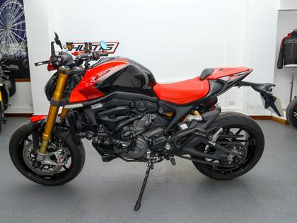 DUCATI MONSTER 937