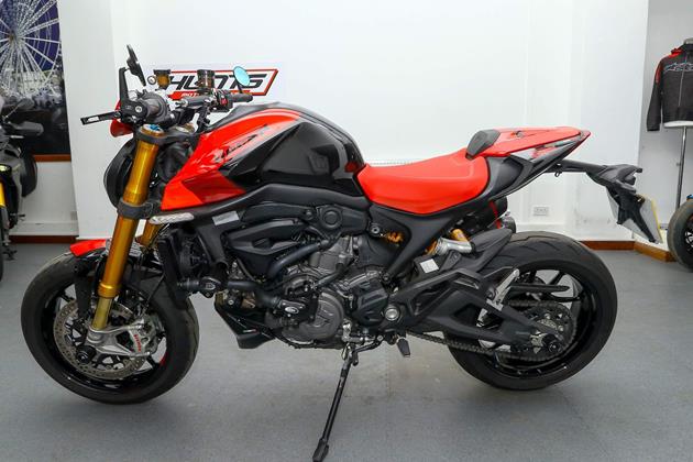 DUCATI MONSTER 937