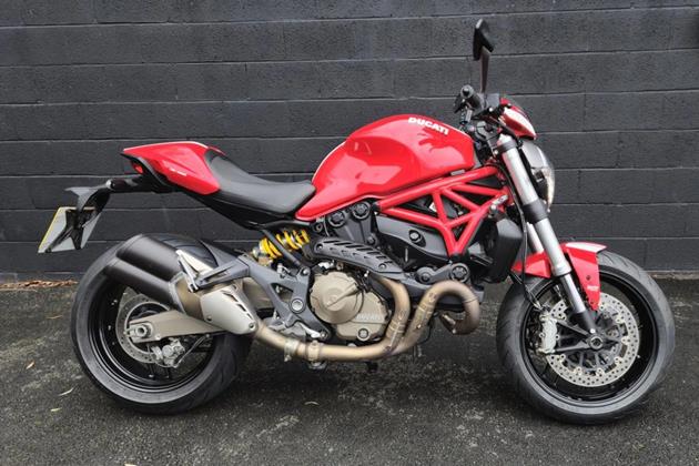 DUCATI MONSTER 821