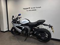 TRIUMPH DAYTONA 660