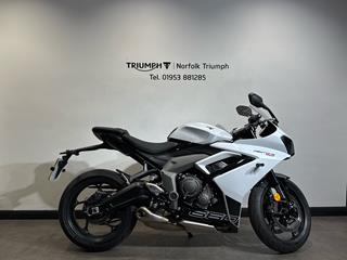 TRIUMPH DAYTONA 660 