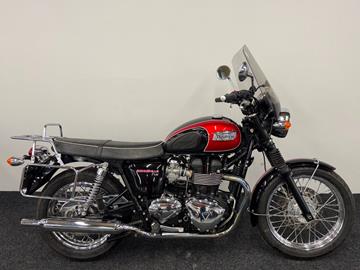 TRIUMPH BONNEVILLE T100