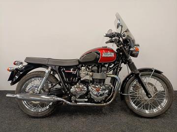 TRIUMPH BONNEVILLE T100