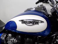 TRIUMPH BONNEVILLE AMERICA