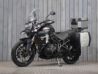 TRIUMPH TIGER 800