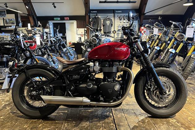 TRIUMPH BONNEVILLE BOBBER