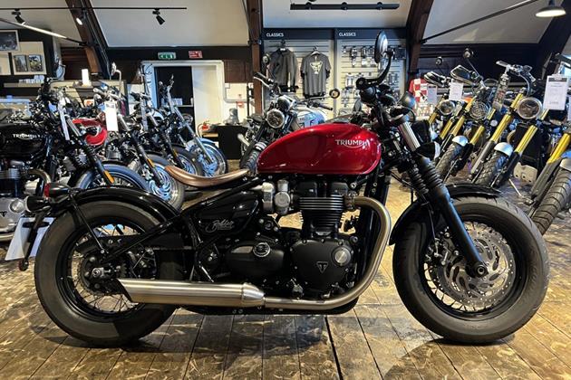 TRIUMPH BONNEVILLE BOBBER