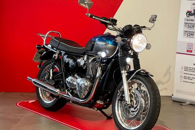 TRIUMPH BONNEVILLE T120