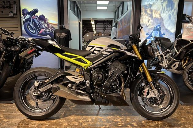 TRIUMPH STREET TRIPLE 765 MOTO2 EDITION