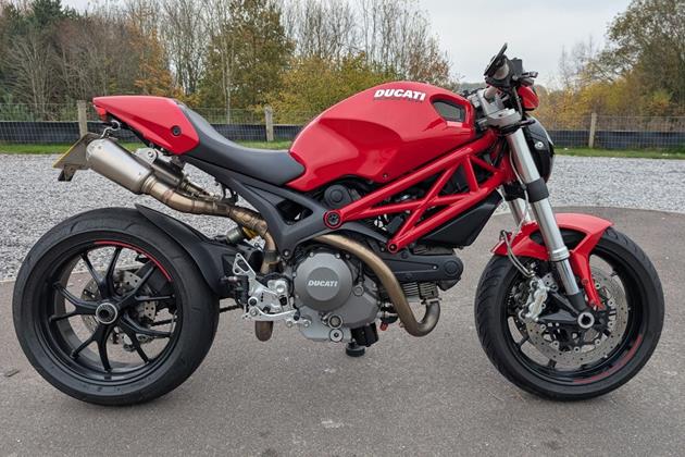 DUCATI MONSTER 796