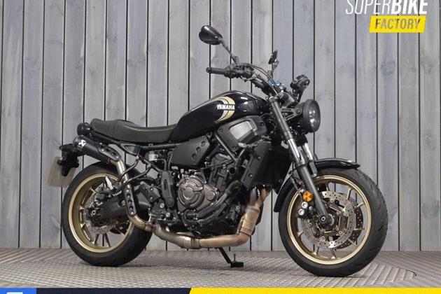 YAMAHA XSR700