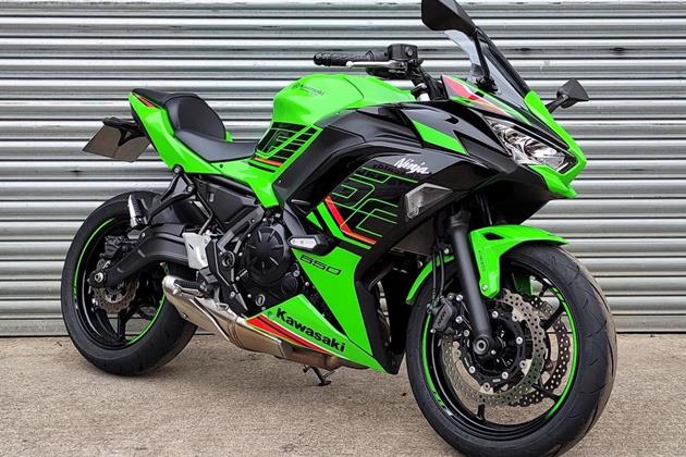 KAWASAKI NINJA 650